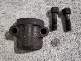 4626-74 Chevrolet Oem 1927 1928 Main Bearing Cap And Bolts Chevy Crankshaft Crank Vintage