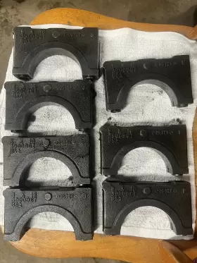 3900967 Cummins 2001 24 Valve Crankshaft Main Bearing Caps And Bolts #3