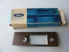D1az-18842-a Ford D1aa-18842-a Vintage Custom Radio Square Bezel Faceplate For