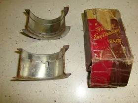 1238443 Mopar Nos 1942-1954 Plymouth Dodge 6 Cylinder Main Bearing Pair / 2-3 Std